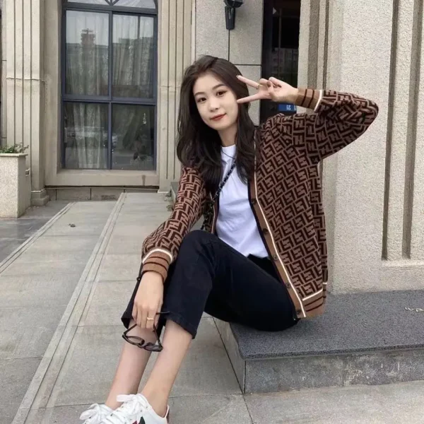 Women's Sweater 2024 New Knitted Casual Sweater Jacquard Letter Knitted Cardigan Autumn Fashion Button V-neck Top